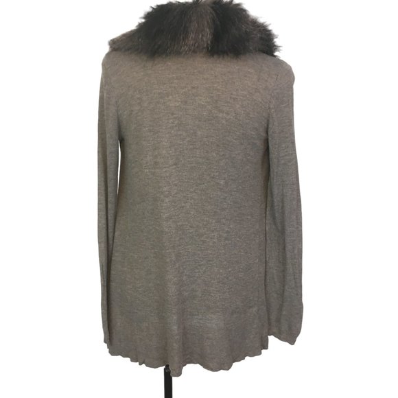 Jennifer Lopez Gray Lightweight Open Front Cardigan w/ Faux Fur Collar, size XS - Picture 5 of 10